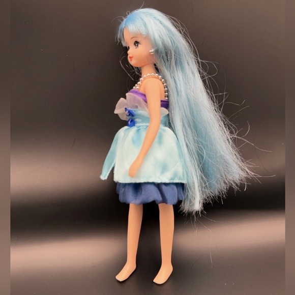 Licca Chan Doll Kirachien Sakura Doll From Japan - Blue Hair And Dress - Picture 4 of 8